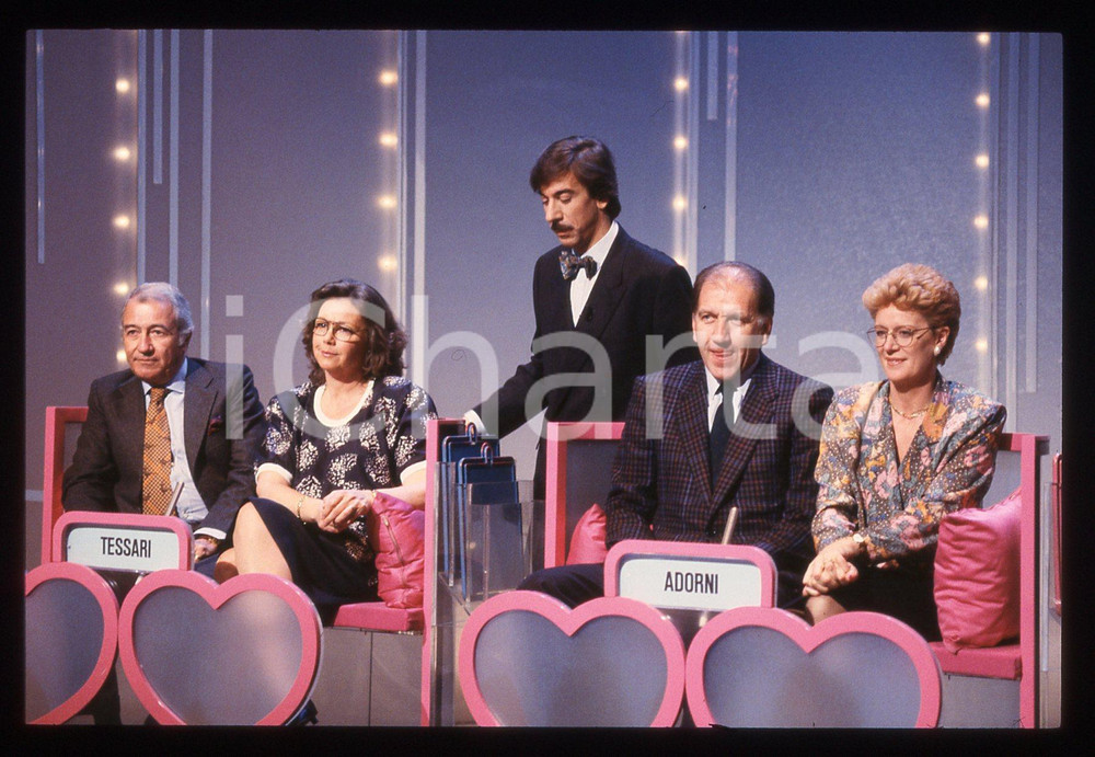 35mm vintage slide* 1990 ca CANALE 5 TRA MOGLIE E MARITO VIP Marco COLUMBRO (15)