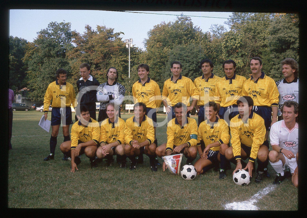 35mm vintage slide* 1990 ca CALCIO Partita beneficenza Nigel MANSELL calciatore