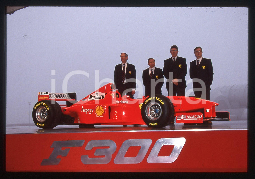 Fotografia d epoca originale 35mm vintage slide 1998 MARANELLO Jean TODT Presentazione FERRARI F300 1