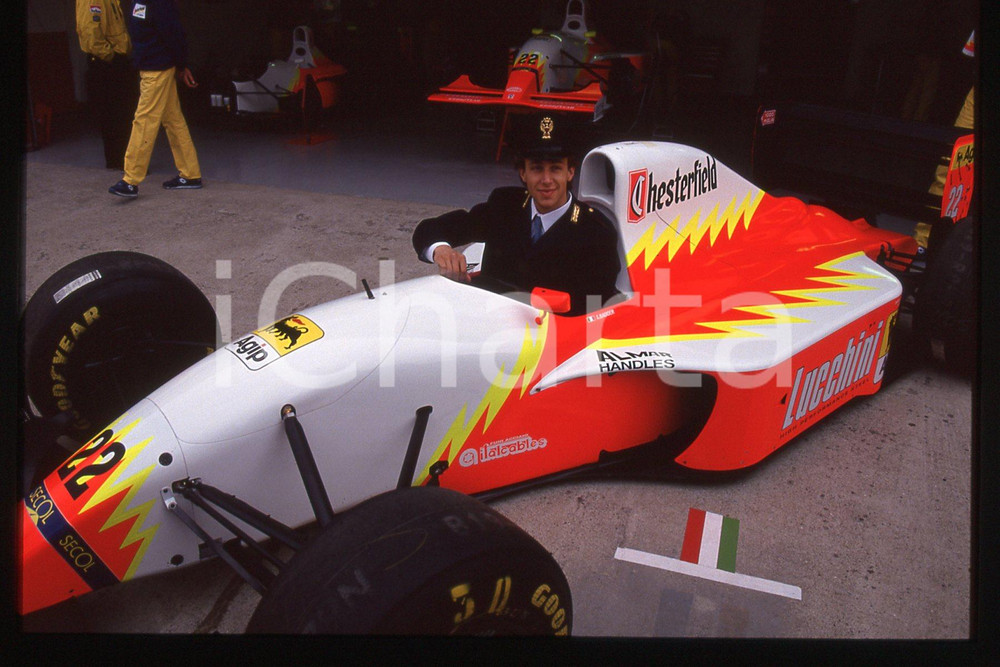 35mm vintage slide* 1993 FORMULA1 Luca BADOER LOLA T93/30 divisa POLIZIA STATO 3