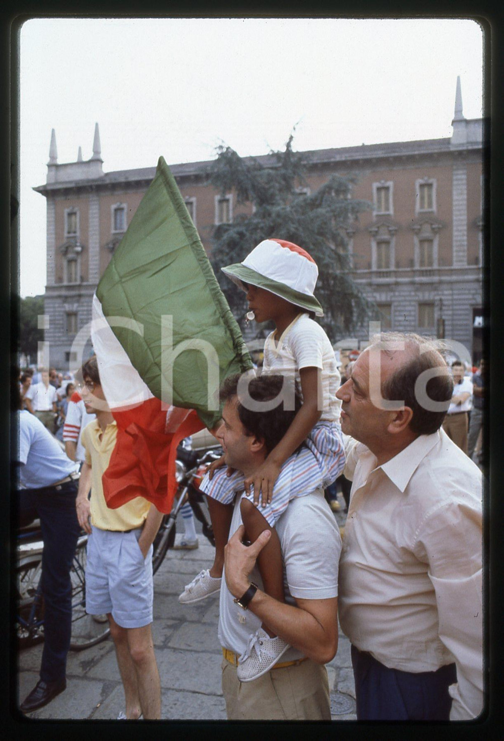 35mm vintage slide* 1982 MONZA Spagna '82 ITALIA-GERMANIA OVEST Piccolo tifoso 2
