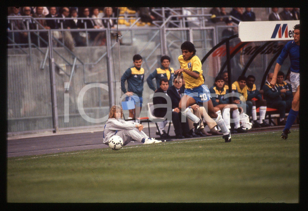 35mm vintage slide* 1989 BOLOGNA CALCIO ITALIA vs BRASILE 0-1 Paulo SILAS