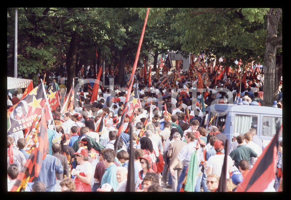35mm vintage slide* 1988 COMO Tifosi MILAN in festa dopo conquista scudetto 20