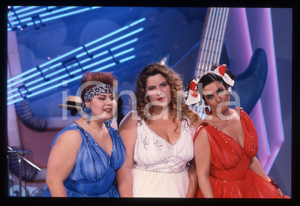 35mm vintage slide* 1990 ca RAI DUE "Stasera Mi Butto" - LES CICCIOLONES (2)