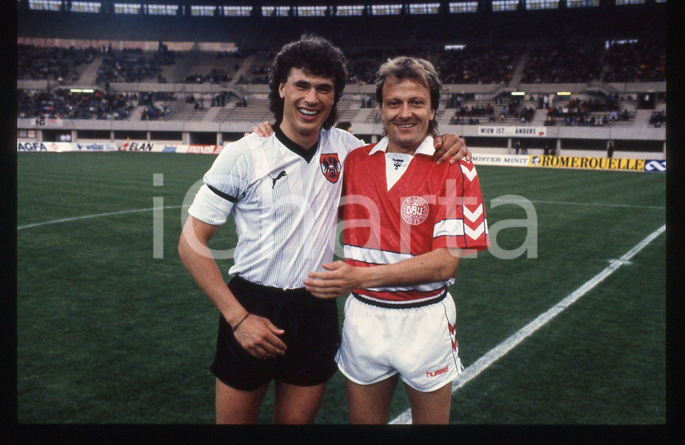 35mm vintage slide*1988 CALCIO Toni POLSTER Klaus BERGGREEN AUSTRIA vs DANIMARCA