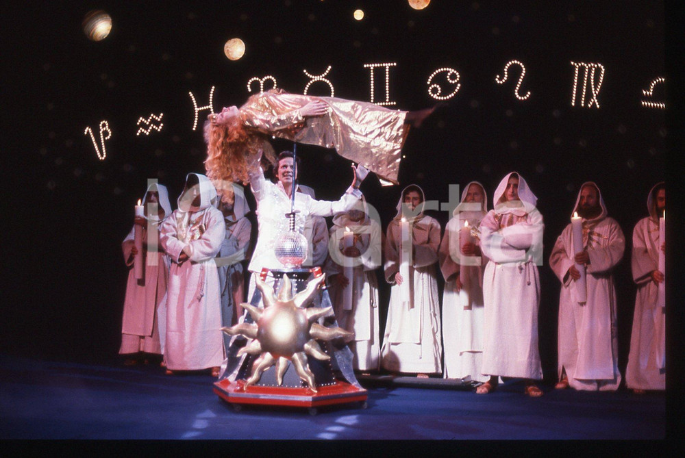 35mm vintage slide* 1984 RAI 2 IL TRAPPOLONE Mago SILVAN - Gioco di prestigio 38