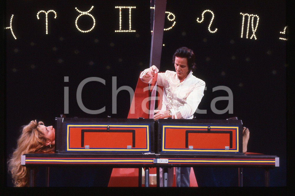 35mm vintage slide* 1984 RAI 2 IL TRAPPOLONE Mago SILVAN - Gioco di prestigio 42