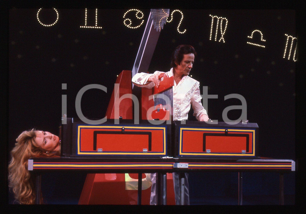 35mm vintage slide* 1984 RAI 2 IL TRAPPOLONE Mago SILVAN - Gioco di prestigio 45