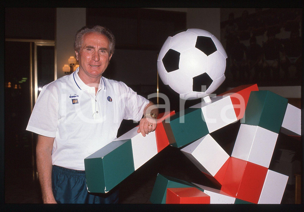 35mm vintage slide* 1990 COVERCIANO Azeglio VICINI con CIAO mascotte ITALIA '90