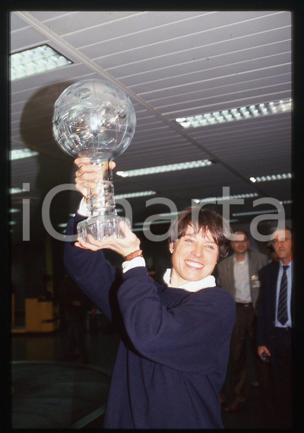 35mm vintage slide* 1996 ITALIA Manuela DI CENTA con Coppa Mondo SCI DI FONDO 18