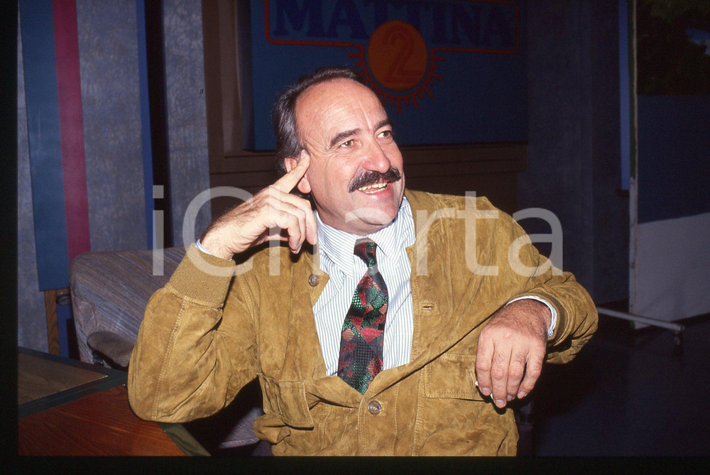 Fotografia d epoca originale 35mm vintage slide 1990 ca RAI 2 Clay REGAZZONI ospite a MATTINA 2 Ritratto 1