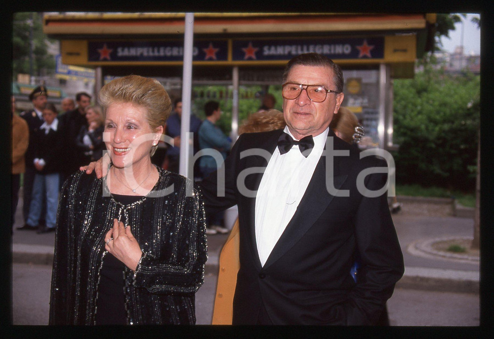 35mm vintage slide* 1990 ca COSTUME Carlo SASSI Ritratto del giornalista (4)