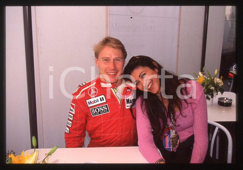 35mm vintage slide* 1995 GP SAN MARINO Mika HAKKINEN e Sandra SILVA - Ritratto