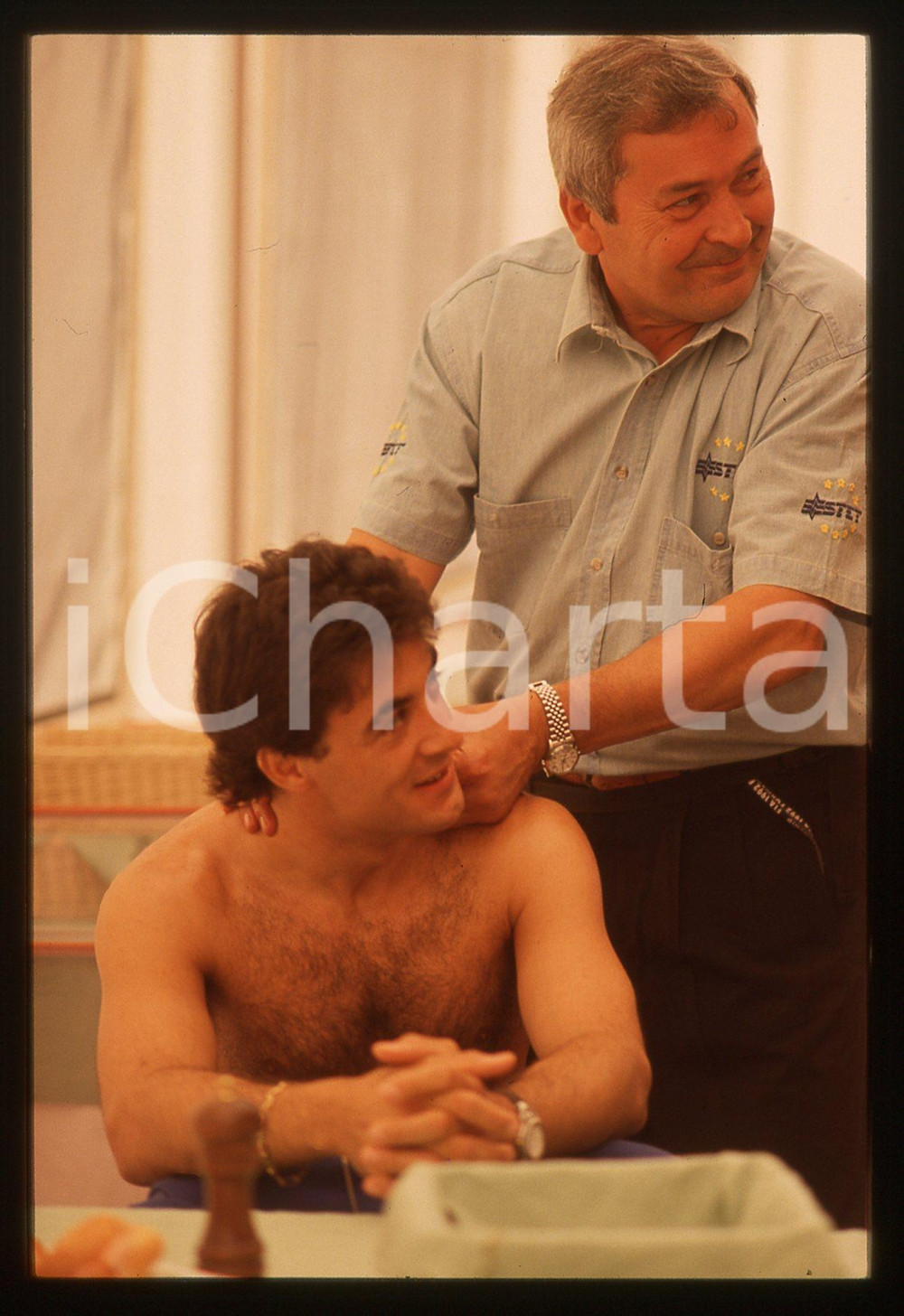 35mm vintage slide* 1990 ca F1 Jean ALESI massaggiato da funzionario STET 13