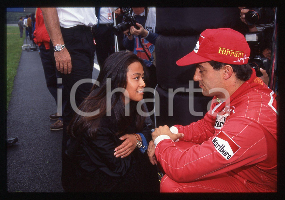 35mm vintage slide* 1995 GP SAN MARINO Jean ALESI con Kumiko GOTO (9)