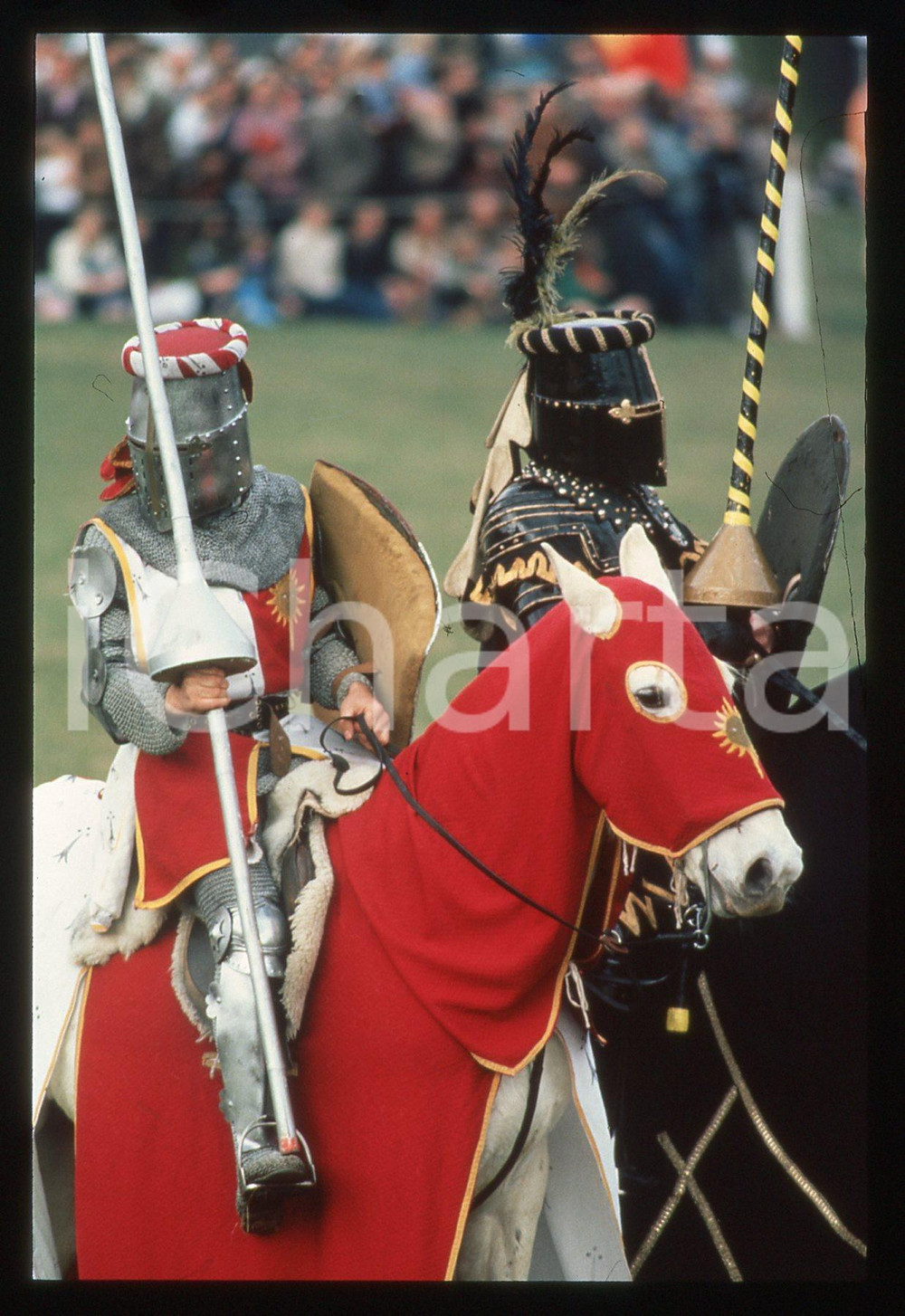 Fotografia d epoca originale 35mm vintage slide 1985 ca CHILHAM CASTLE UK  JOUSTING Tournament 3 1