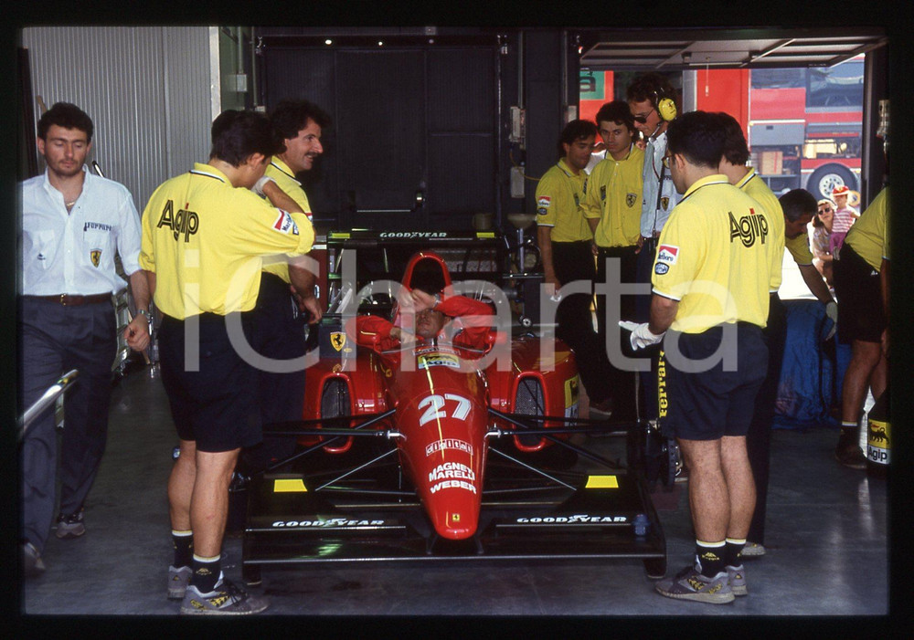 35mm vintage slide* 1992 F1 GP MONZA Jean ALESI su FERRARI F92A ai box (4)