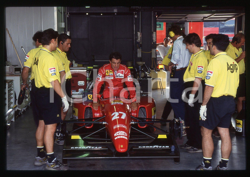 35mm vintage slide* 1992 F1 GP MONZA Jean ALESI su FERRARI F92A ai box (5)