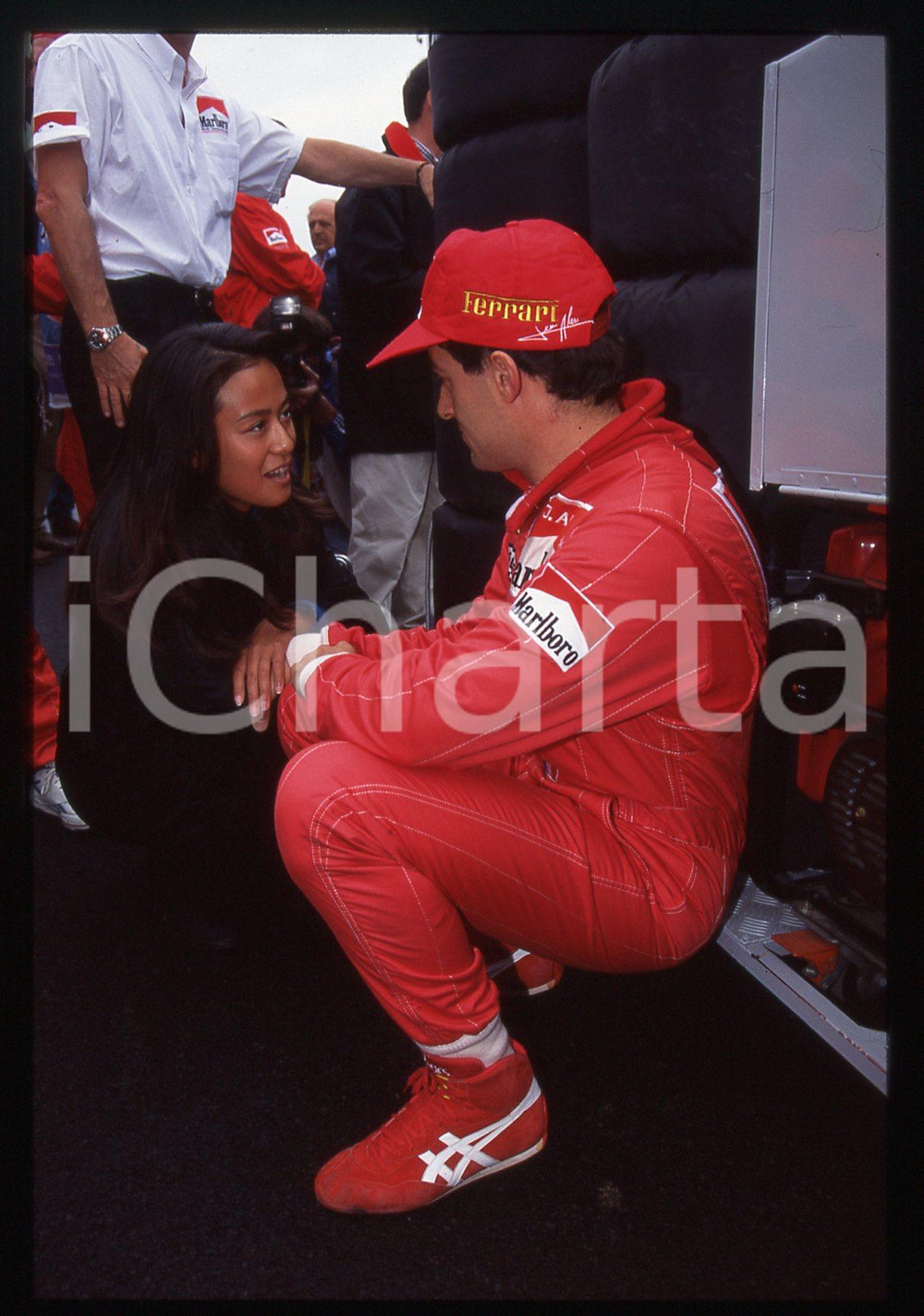 35mm vintage slide* 1995 GP SAN MARINO Jean ALESI con Kumiko GOTO (53)