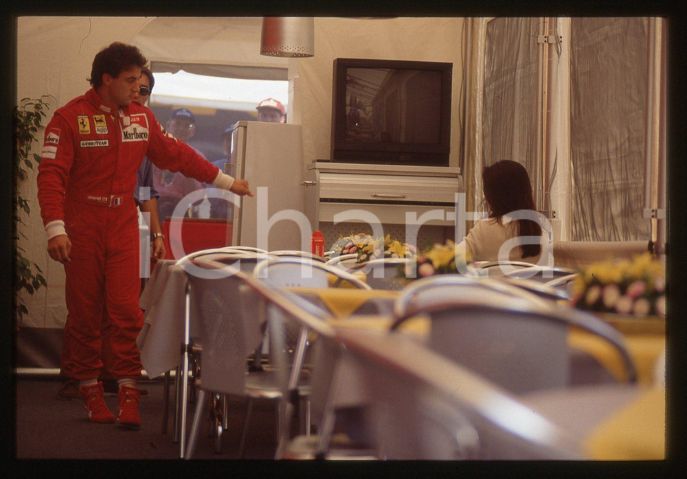 35mm vintage slide* 1995 GP SAN MARINO Jean ALESI a pranzo con Kumiko GOTO (2)