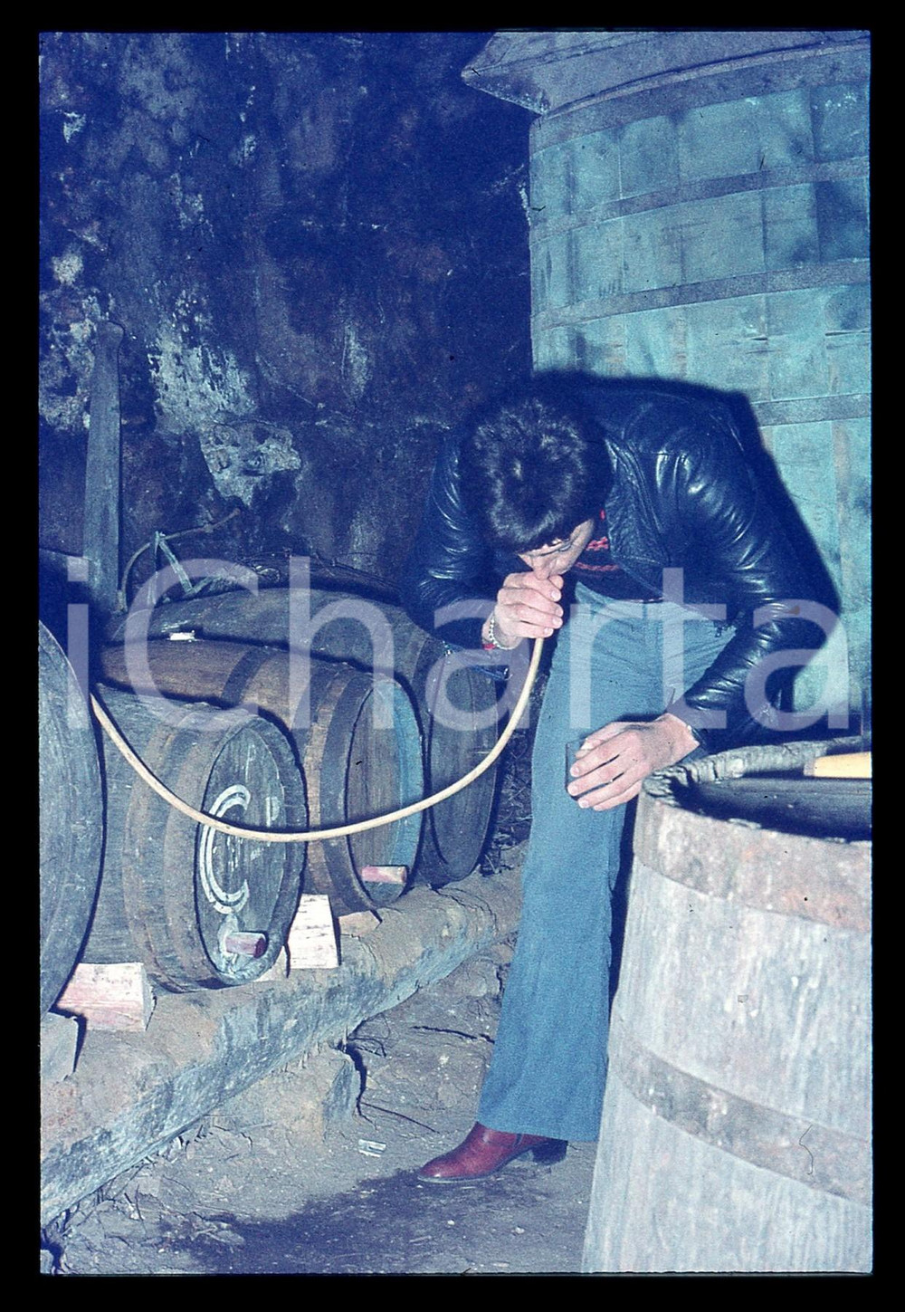 35mm vintage slide* 1970 ca GIOVO Francesco MOSER assaggia il vino dalla botte