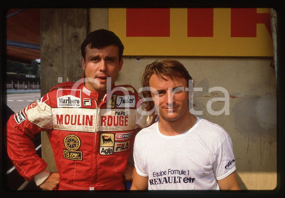 35mm vintage slide* 1982 GP MONZA Patrick TAMBAY e René ARNOUX - Ritratto (10)   Diapositiva d'epoca, in formato 35 mm.CONDIZIONI: GOODTutti i diritti riservatiE' severamente vietata la riproduzione. ICharta mette in vendita, sul negozio eBay e in esclusiva sul sito "icharta" il proprio archivio composto da numerose diapositive e negativi fotografici d'epoca, tutti originali e autentici, che attraversano la storia del costume italiano tra gli la fine degli anni Sessanta e Novanta.Si tratta di uno sguardo inedito sull'attualit&agrave;, la politica, la vita quotidiana, il gossip e la cultura, che fotografa il cambiamento della nazione in quest'ultimo scorcio del XX secolo. Un'occasione unica per il mercato del collezionismo, che vede finalmente disponibile un archivio eccezionale per vastit&agrave;, tematiche e condizioni, in un settore (il negativo fotografico e la diapositiva) di assoluta novit&agrave; e dalle interessanti prospettive di investimento.  originale e autentica 1