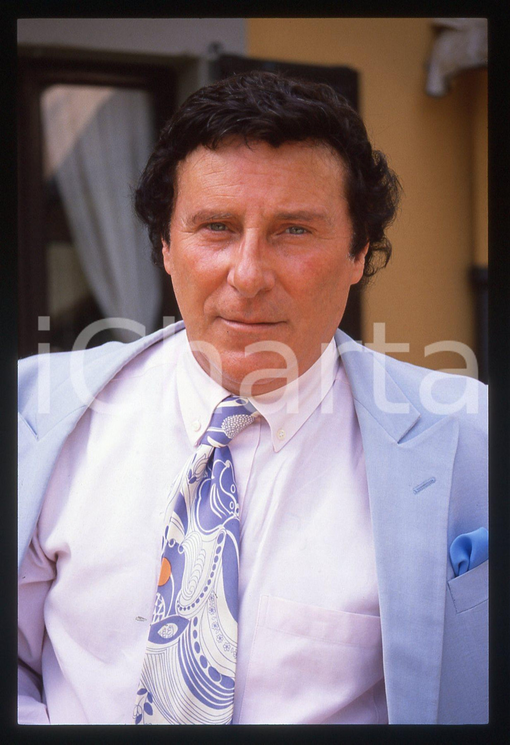 35mm vintage slide* 1990 ca COSTUME Ugo FRISOLI - Ritratto del presentatore (5)