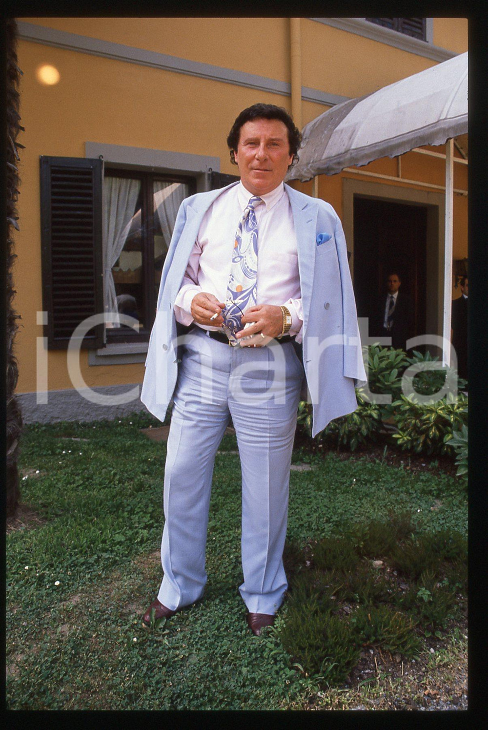 35mm vintage slide* 1990 ca COSTUME Ugo FRISOLI - Ritratto del presentatore (7)