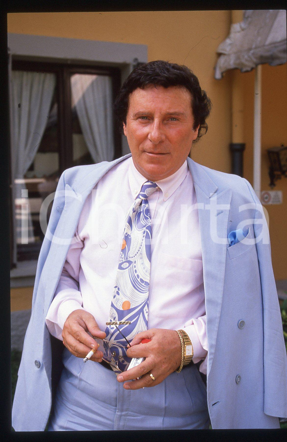 35mm vintage slide* 1990 ca COSTUME Ugo FRISOLI - Ritratto del presentatore (6)