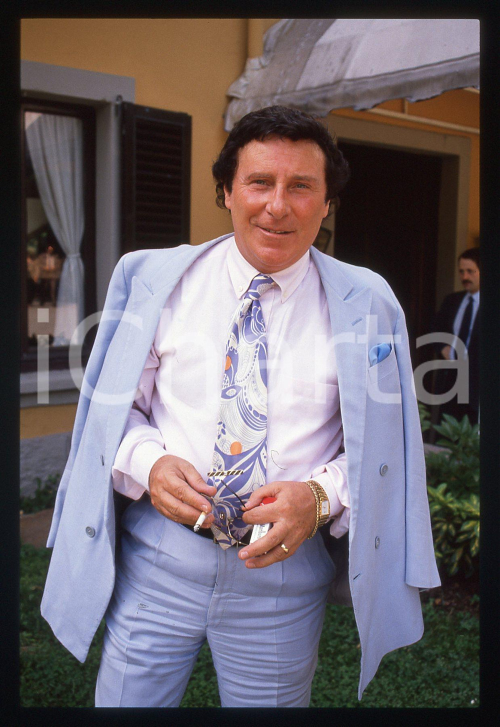 35mm vintage slide* 1990 ca COSTUME Ugo FRISOLI - Ritratto del presentatore (11)