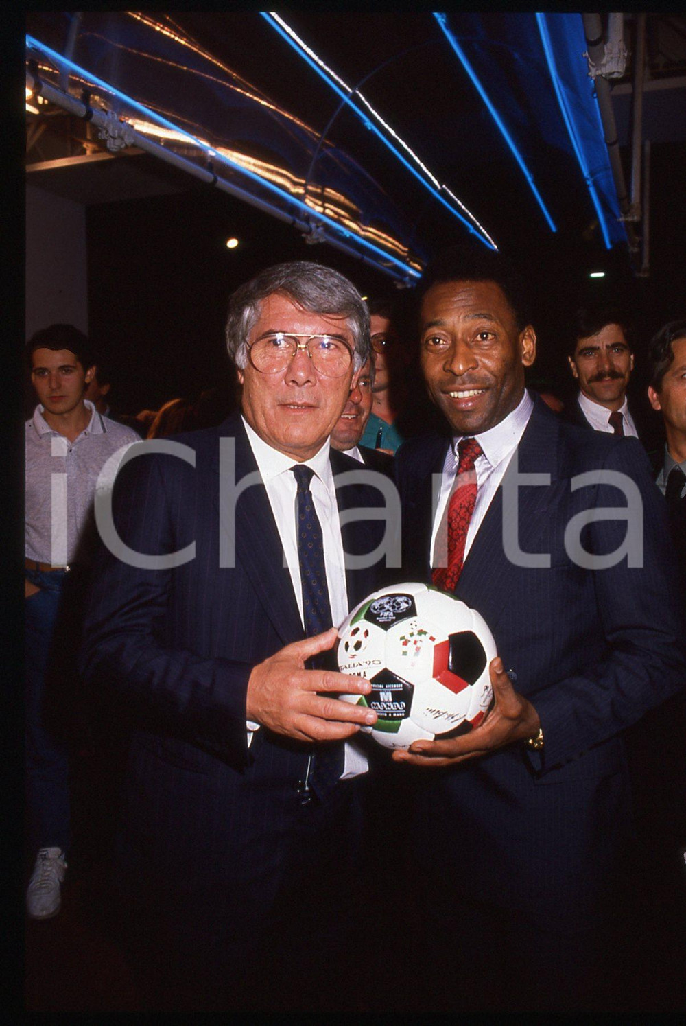 35mm vintage slide* 1989 CALCIO Omar SIVORI e PELÉ ad un evento per ITALIA '90