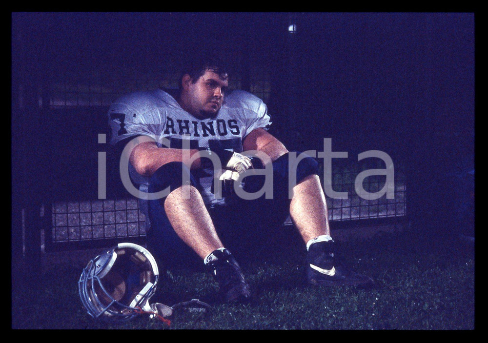 35mm vintage slide* 1995 ca FOOTBALL Giocatore Sive RHINOS Milano a bordo campo