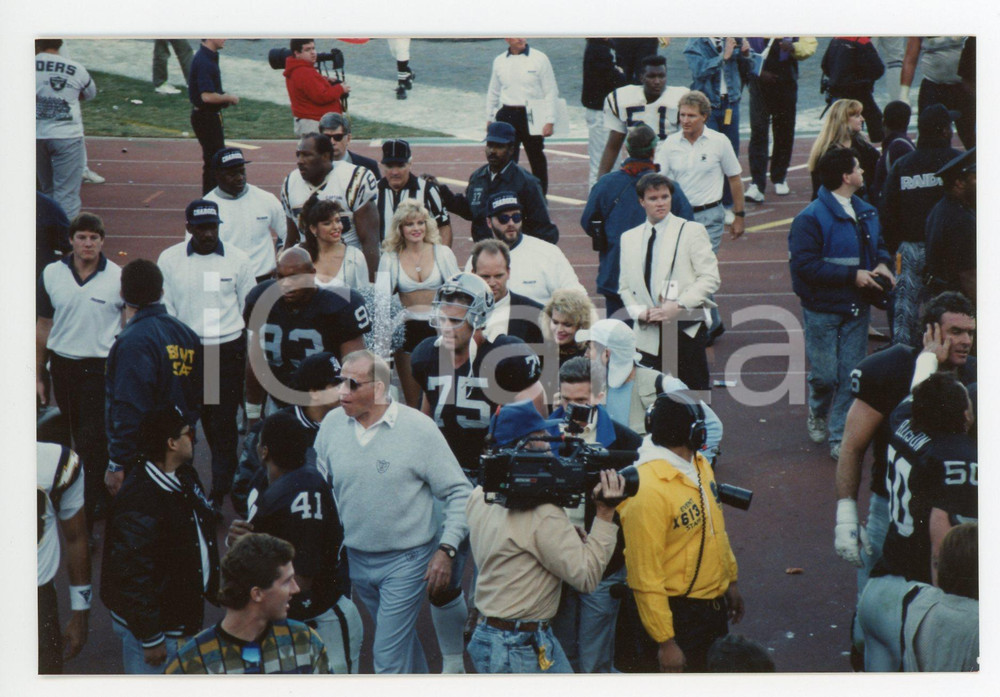 1990 LOS ANGELES - NFL Los Angeles RAIDERS #75 Howie LONG *Foto 15x10 cm (2)