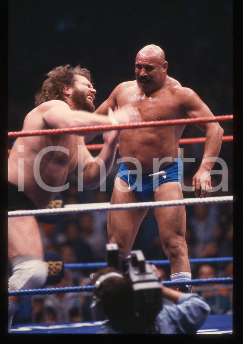 Fotografia d epoca originale 35mm vintage slide 1987 MILANO WWF SHOW HACKSAW Jim DUGGAN vs THE IRON SHEIK 1