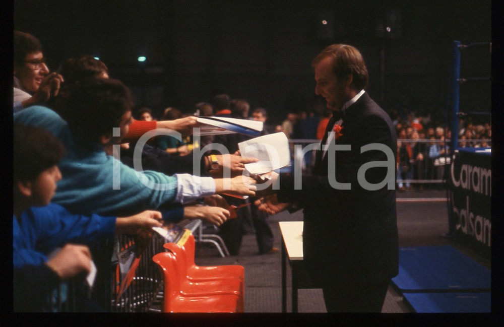 35mm vintage slide* 1987 MILANO - WWF HOUSE SHOW Gerry SCOTTI firma autografi
