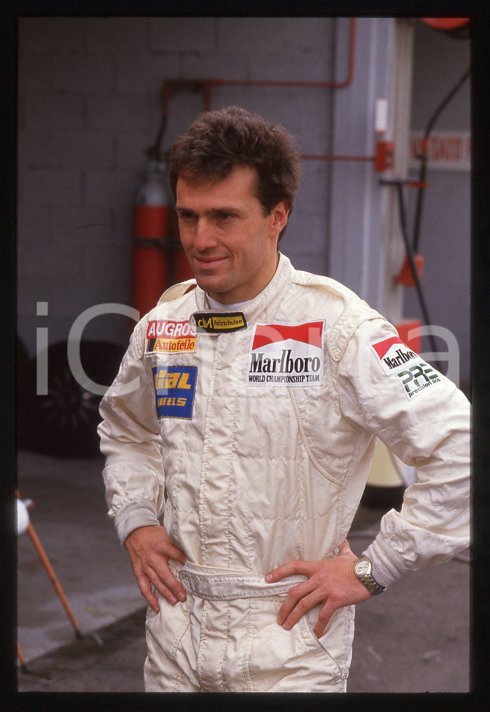 35mm vintage slide* 1988 GP MONZA - Andrea DE CESARIS Scuderia RIAL ai box (3)