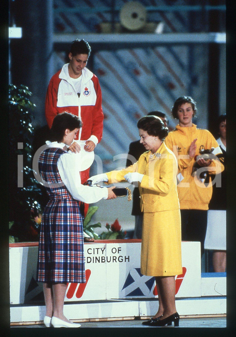 35mm vintage slide* 1986 COMMONWEALTH GAMES Queen ELIZABETH II Allison HIGSON