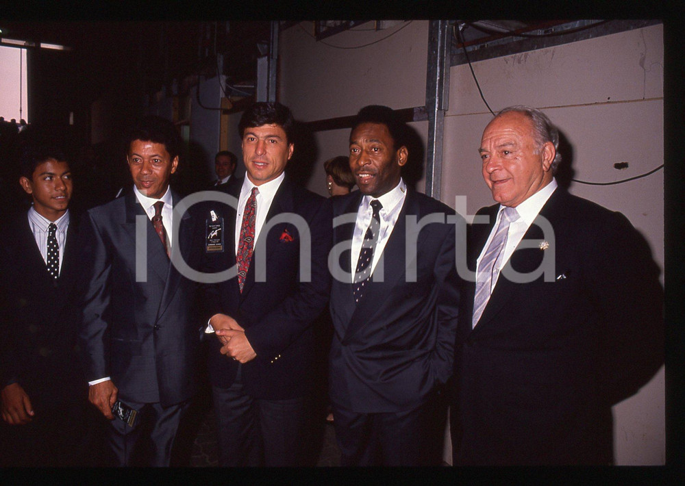 35mm vintage slide* 1990 MILANO PELÉ e Alfredo DI STEFANO Galà di ITALIA '90 (2)
