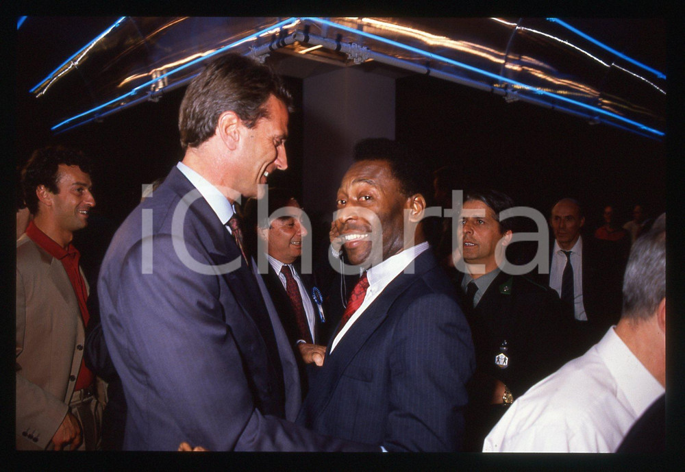 35mm vintage slide* 1989 CALCIO PELÉ e Giacinto FACCHETTI Evento ITALIA '90 (2)