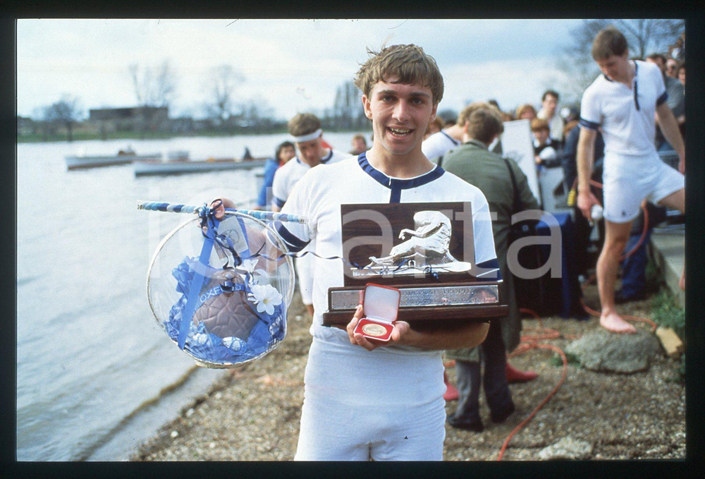 35mm vintage slide* 1985 LONDON THE BOAT RACE - C.L. RICHMOND with trophy OXFORD