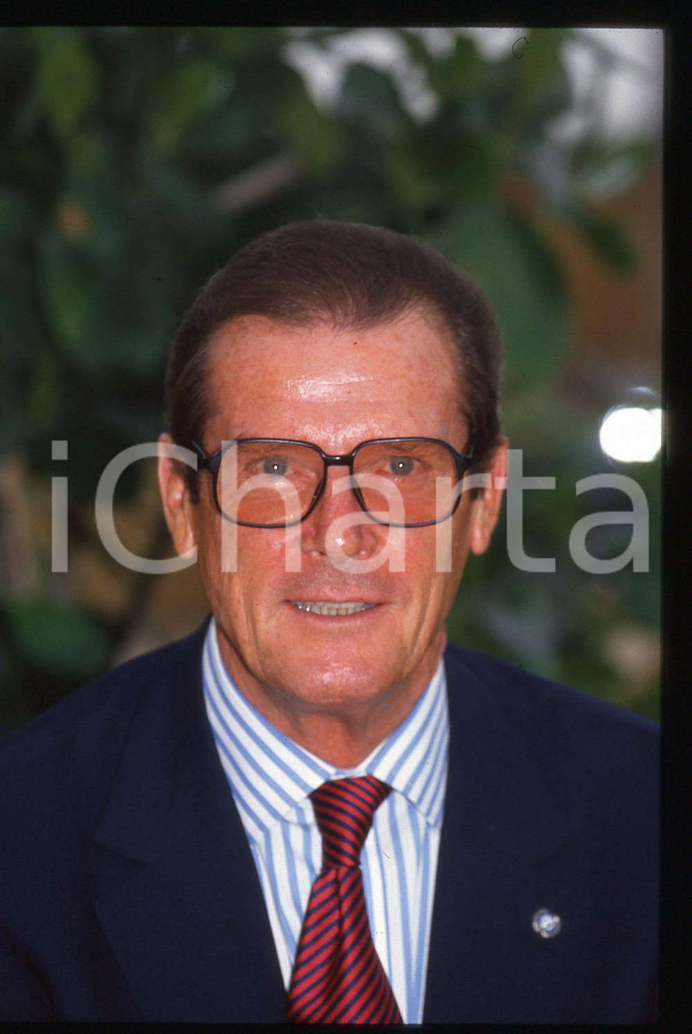 35mm vintage slide* 1990 ca CINEMA Roger MOORE Ritratto dell'attore