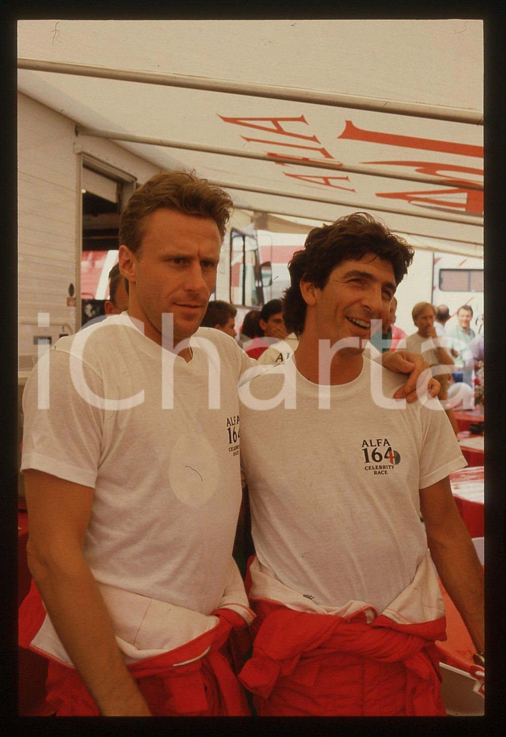 35mm vintage slide* 1988 GP MONZA - Bjorn BORG e Paolo ROSSI nel paddock  Diapositiva d'epoca, in formato 35 mm.CONDIZIONI: GOODTutti i diritti riservatiE' severamente vietata la riproduzione. ICharta mette in vendita, sul negozio eBay e in esclusiva sul sito "icharta" il proprio archivio composto da numerose diapositive e negativi fotografici d'epoca, tutti originali e autentici, che attraversano la storia del costume italiano tra gli la fine degli anni Sessanta e Novanta.Si tratta di uno sguardo inedito sull'attualit&agrave;, la politica, la vita quotidiana, il gossip e la cultura, che fotografa il cambiamento della nazione in quest'ultimo scorcio del XX secolo. Un'occasione unica per il mercato del collezionismo, che vede finalmente disponibile un archivio eccezionale per vastit&agrave;, tematiche e condizioni, in un settore (il negativo fotografico e la diapositiva) di assoluta novit&agrave; e dalle interessanti prospettive di investimento.  originale e autentica 1