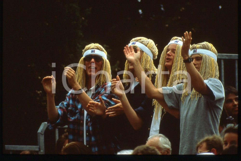 35mm vintage slide* 1991 MONTE CARLO OPEN Tifosi di Bjorn BORG sugli spalti
