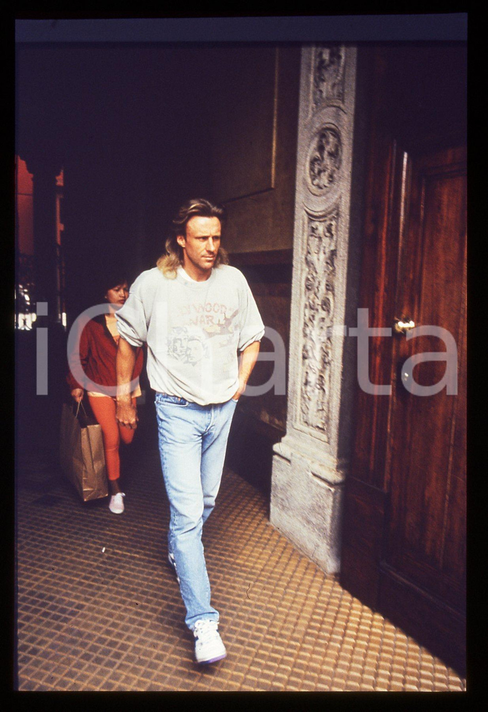 35mm vintage slide* 1991 MILANO - Bjorn BORG esce da casa di Loredana BERTÈ (5)