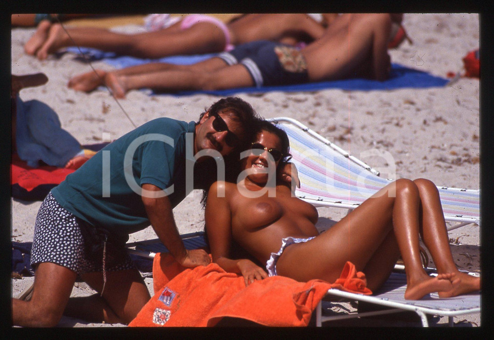 35mm vintage slide*1990ca COSTUME Riccardo FREZZA posa con donna in topless