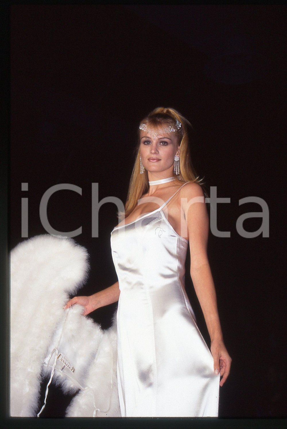 35mm vintage slide* 1995 MILANO Eva HENGER durante una sfilata di Chiara BONI 6