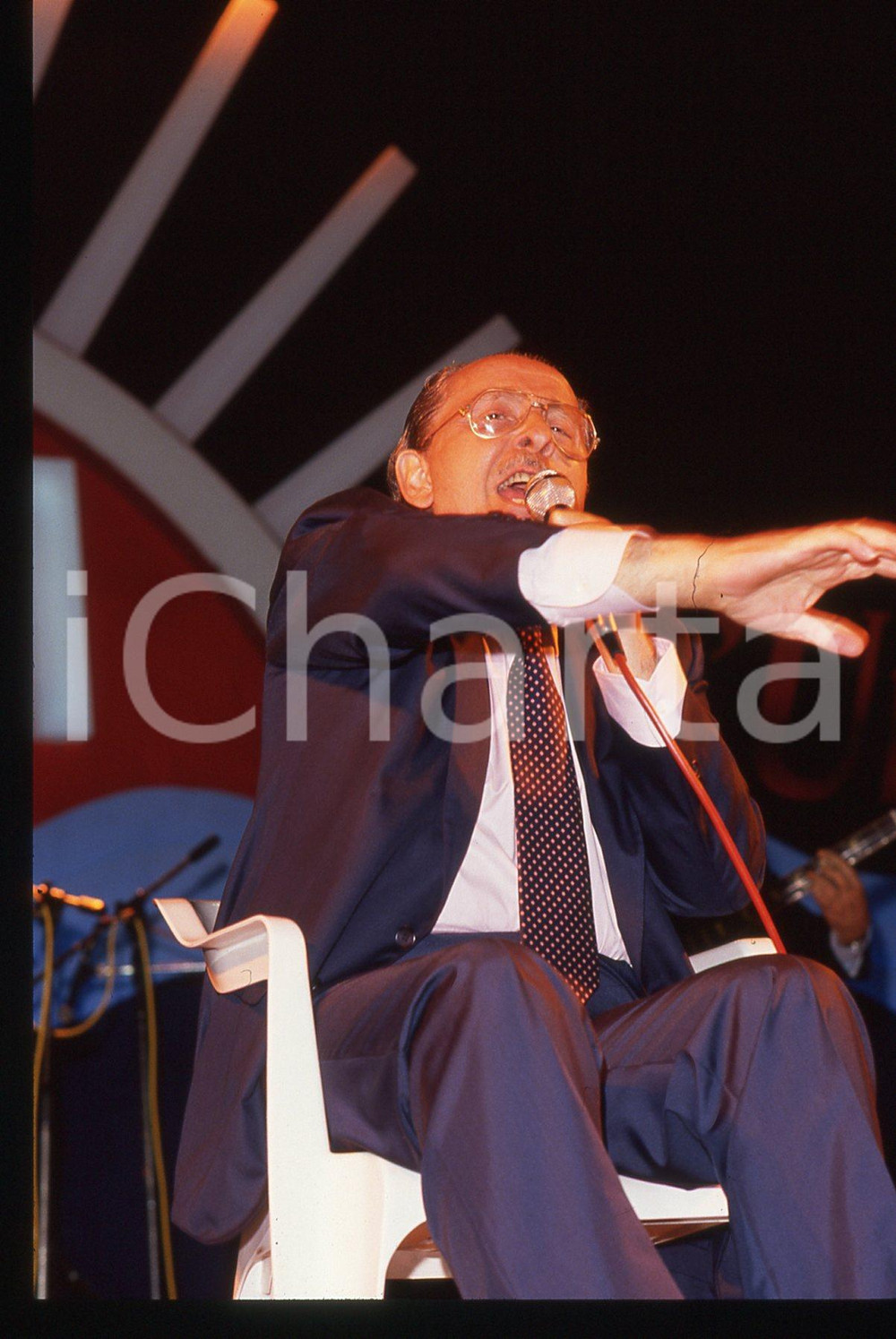 35mm vintage slide* 1989 MILANO Domenico MODUGNO canta ad un comizio del PSDI 3