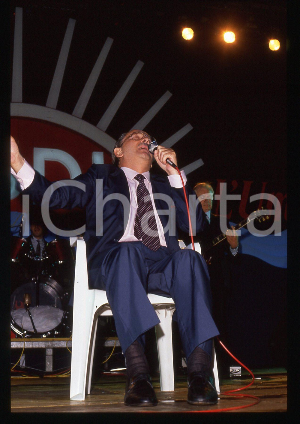 35mm vintage slide* 1989 MILANO Domenico MODUGNO canta ad un comizio del PSDI 19