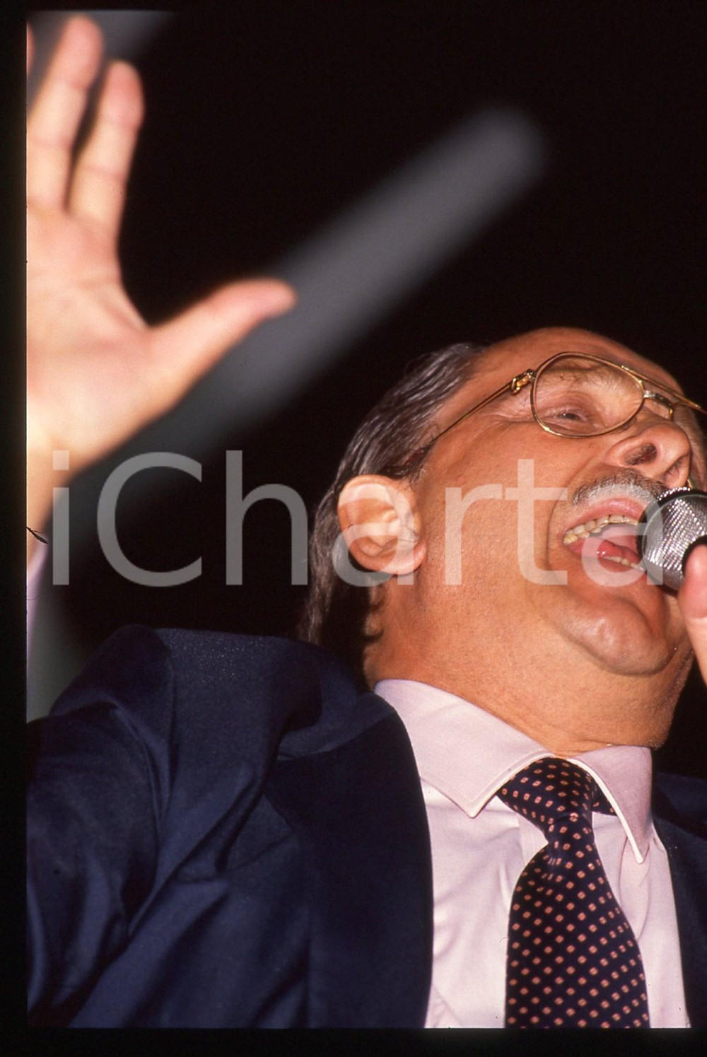 35mm vintage slide* 1989 MILANO Domenico MODUGNO canta ad un comizio del PSDI 31