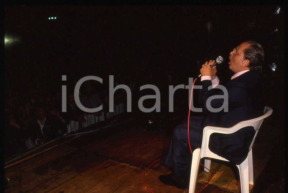 35mm vintage slide* 1989 MILANO Domenico MODUGNO canta ad un comizio del PSDI 33